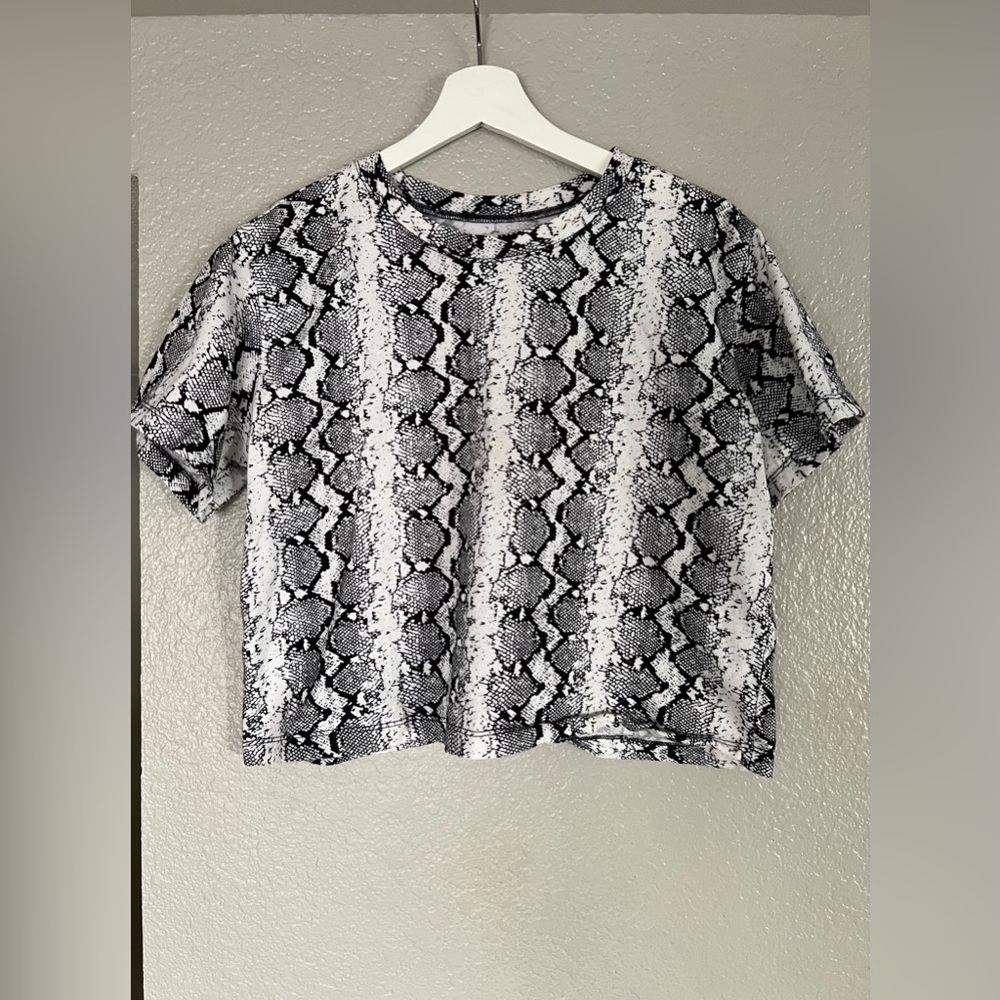 Hollister Snake Print Short Sleeve Crop top